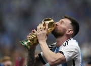 开云体育官网-梅西连续比赛进球，领导球队赢得胜利