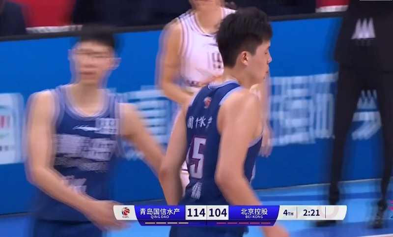 关于重庆队在场上发挥出色，成功战胜对手的信息