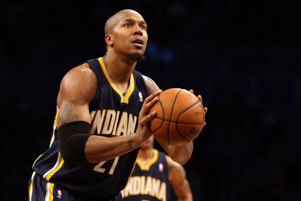 关于神掉盖帽帝再战少主潜擒勇士揽胜的信息 关于神掉盖帽帝再战少主潜擒勇士揽胜的信息