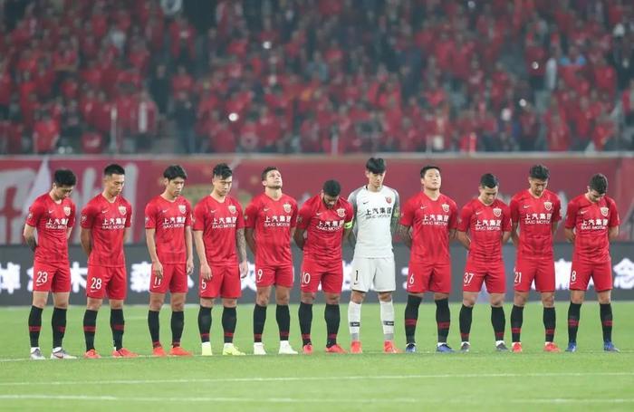 包含上海上港客场取胜，继续保持不败纪录的词条