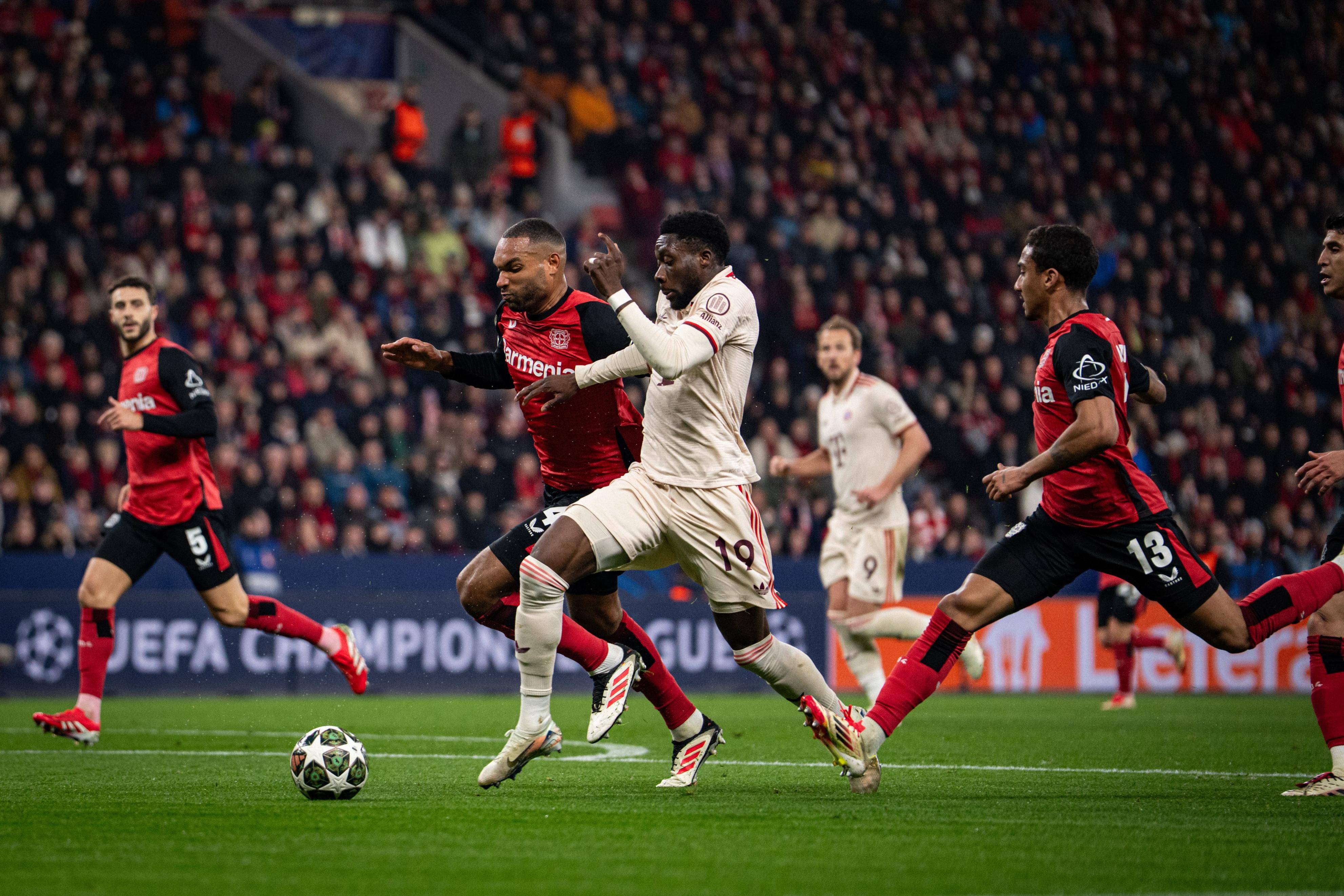 拜仁险胜,锁定欧冠资格赛区位置 拜仁险胜,锁定欧冠资格赛区位置