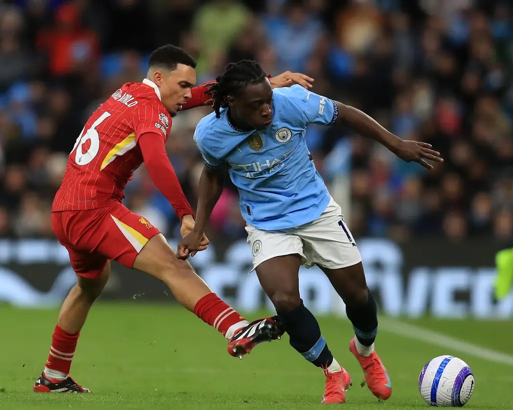 包含纽卡斯尔惨败利物浦，英超保级压力接近极限的词条