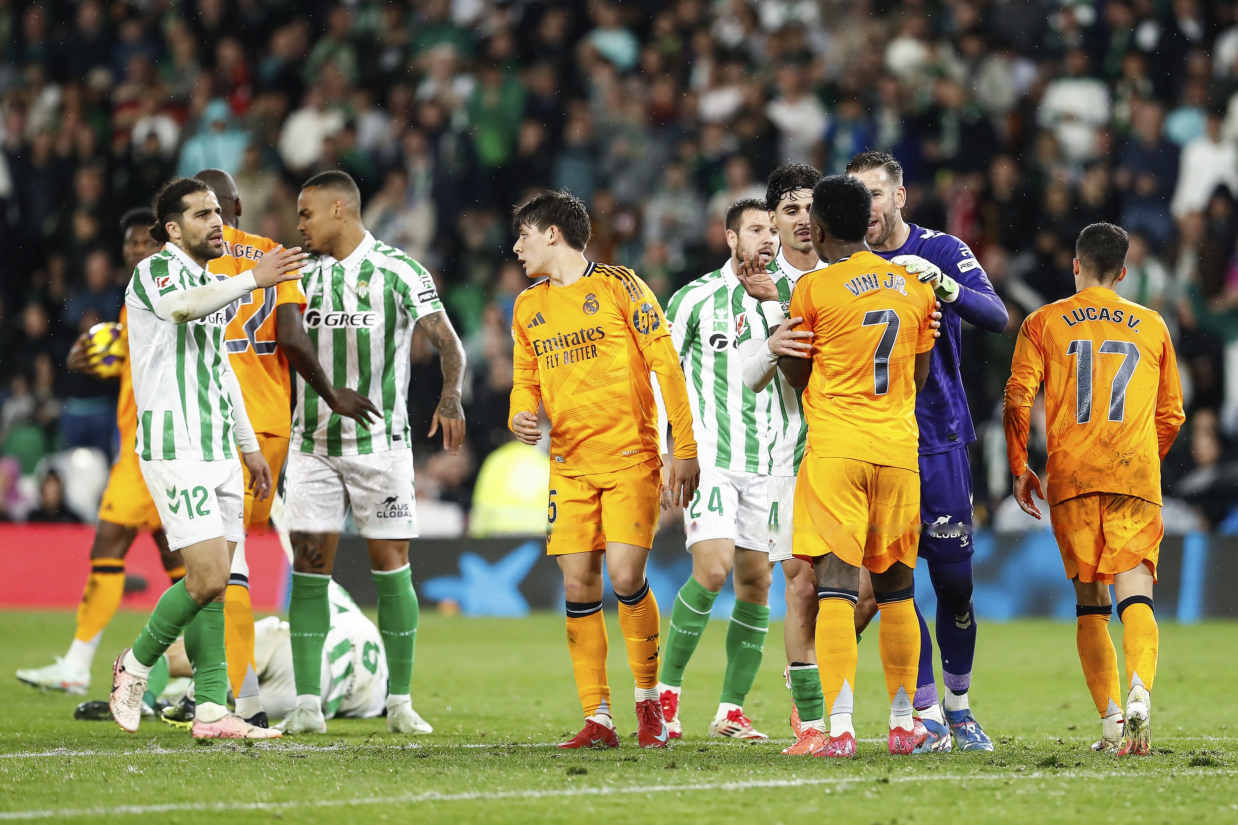 拉莫斯头槌破门,皇马客场透过贝蒂斯的简单介绍 拉莫斯头槌破门,皇马客场透过贝蒂斯的简单介绍