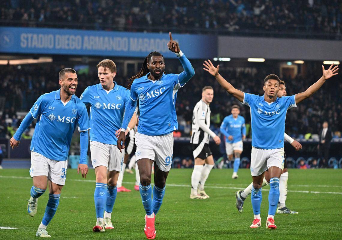 那不勒斯客胜桑普多利亚，保持不败