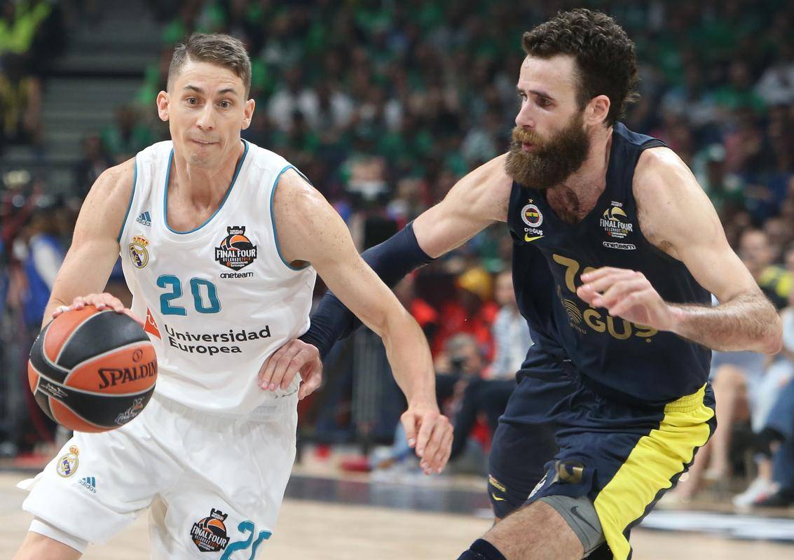 包含格拉纳达主场战平，保持不败状态的词条