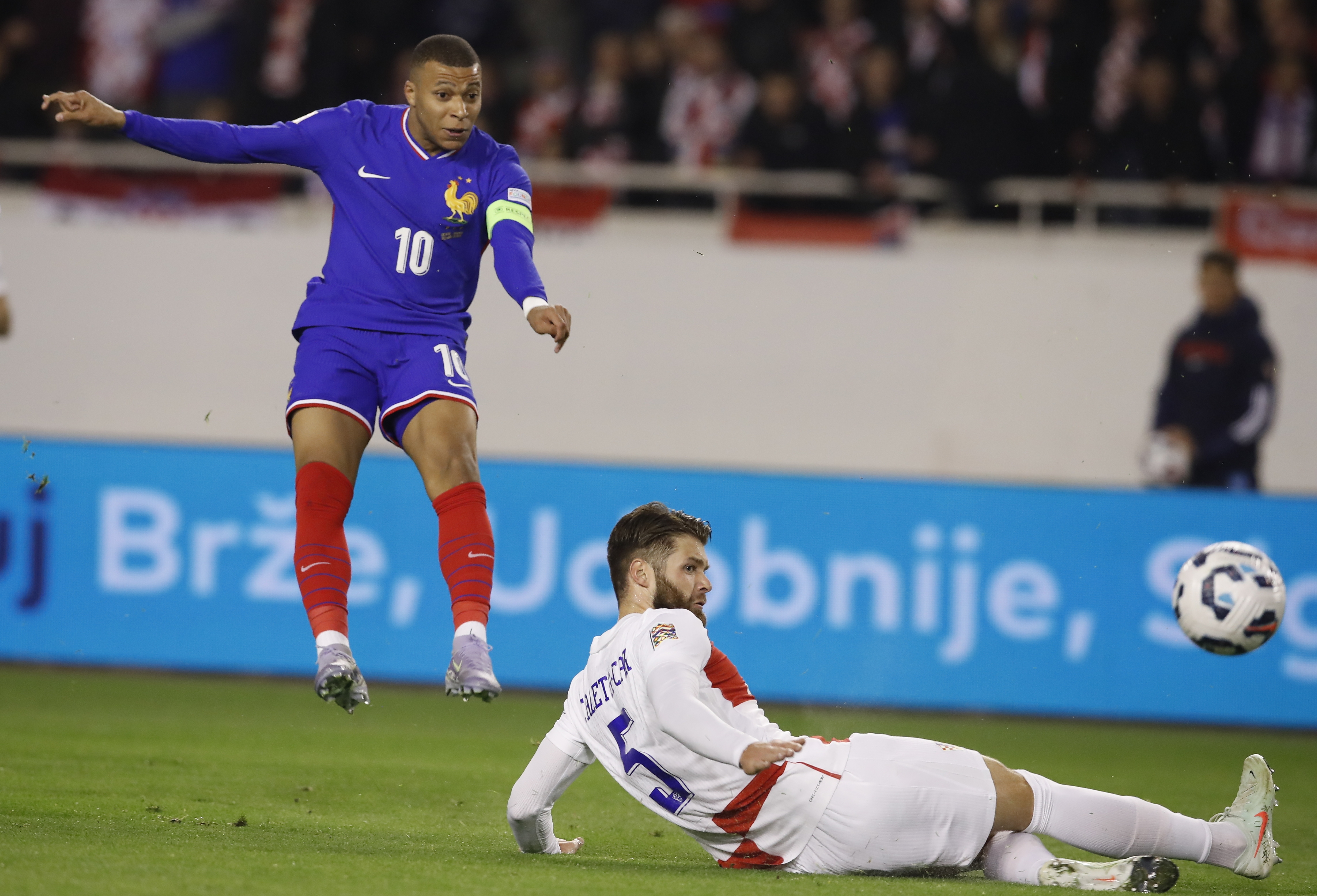 欧洲杯预选赛:克罗地亚队横扫对手晋级! 欧洲杯预选赛:克罗地亚队横扫对手晋级!