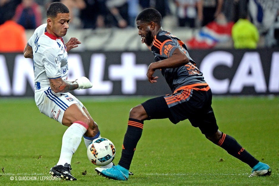 里昂大比分获胜，继续保持领先优势的简单介绍