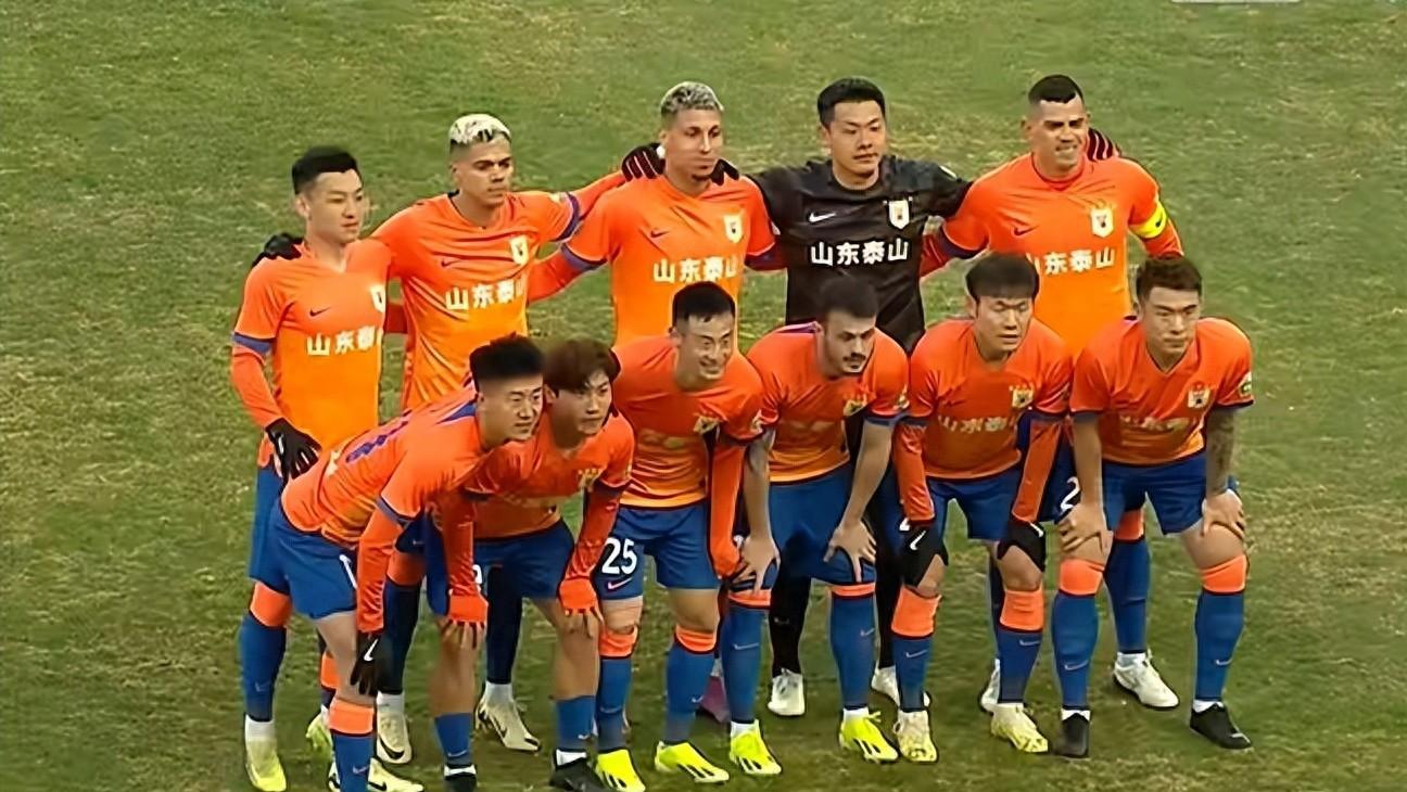 精准射门!球员意识敏锐进球如潮 精准射门!球员意识敏锐进球如潮