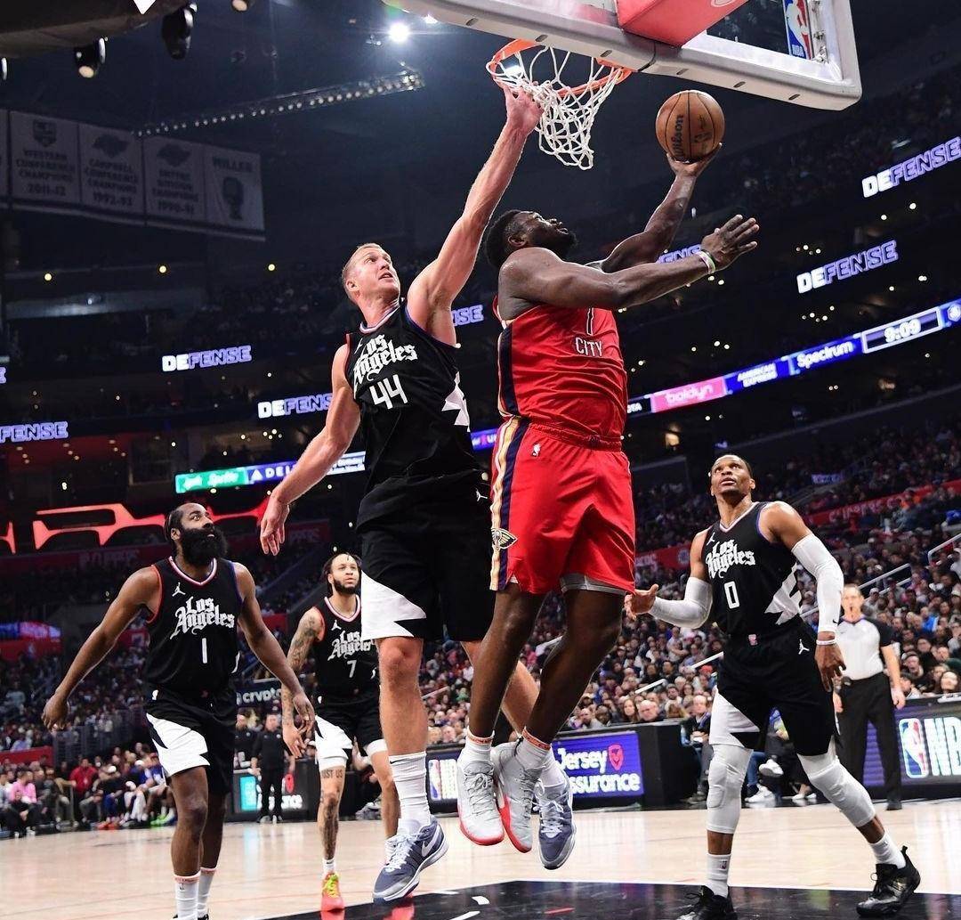 快船锋线连续砍分，赢得比赛