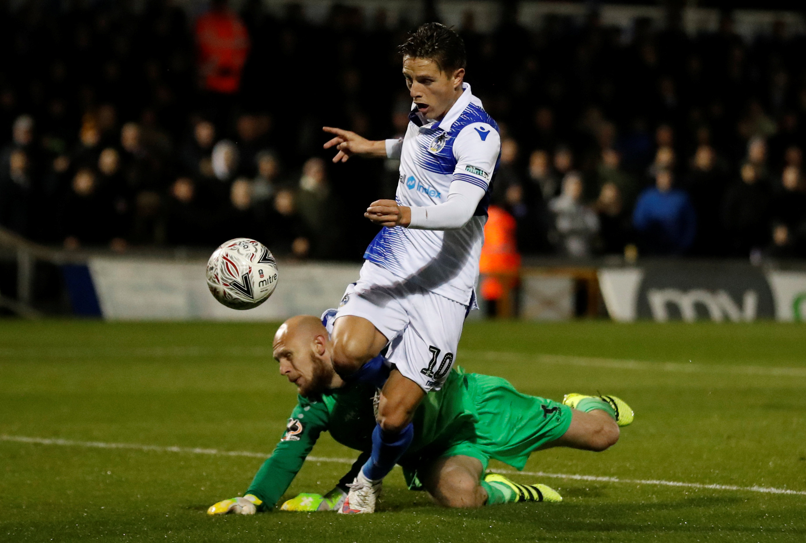 包含布里斯托流浪主场遭逆转,全队认真反思形势调整战术的词条 包含布里斯托流浪主场遭逆转,全队认真反思形势调整战术的词条