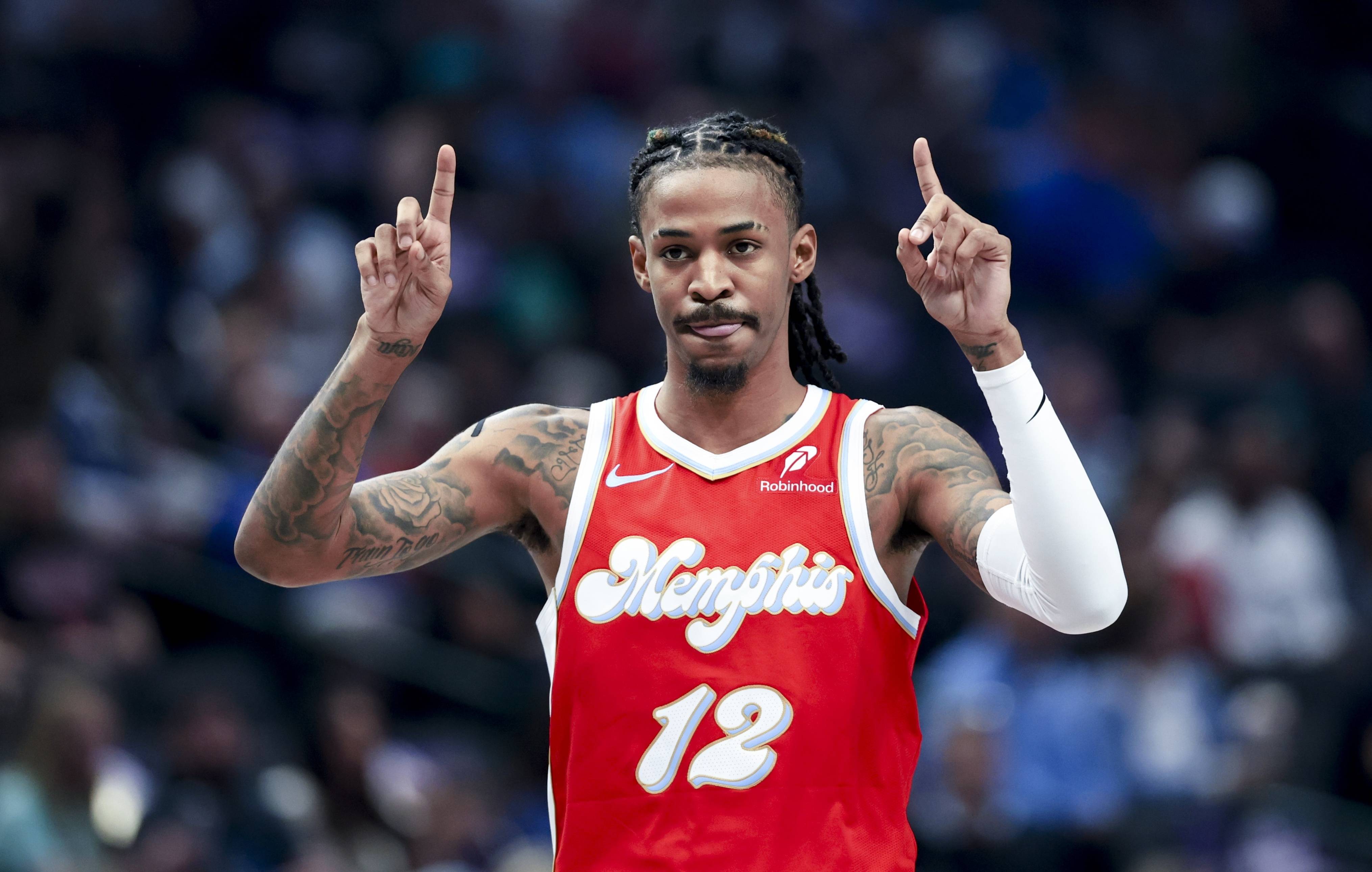 包含火箭主帅称球队欠缺防守，需要加强训练提高士气的词条