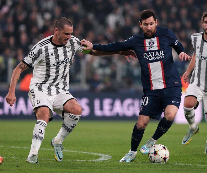 胜负悬念引人注目,赛场上充满激情和挑战 胜负悬念引人注目,赛场上充满激情和挑战