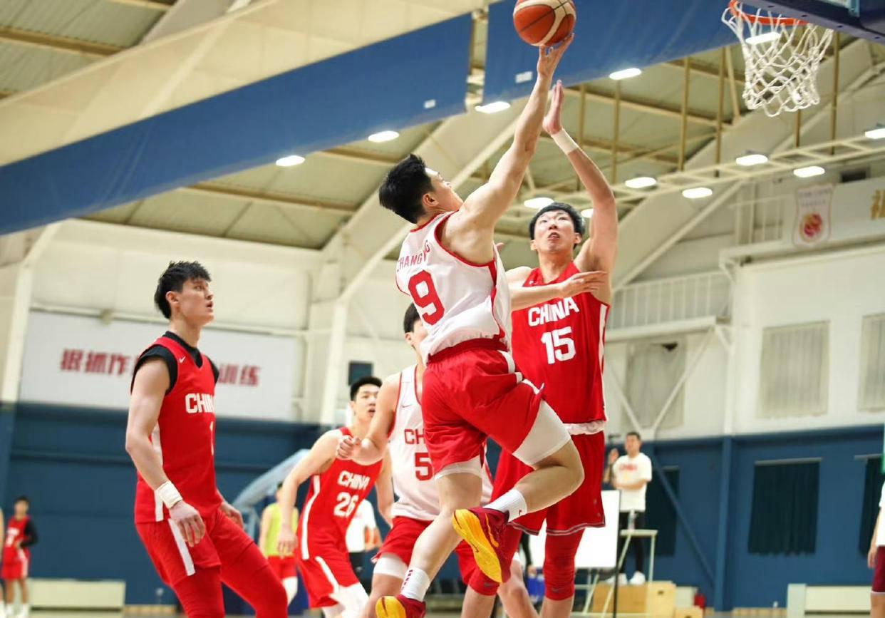 男篮国家队备战国际热身赛,全力以赴 男篮国家队备战国际热身赛,全力以赴