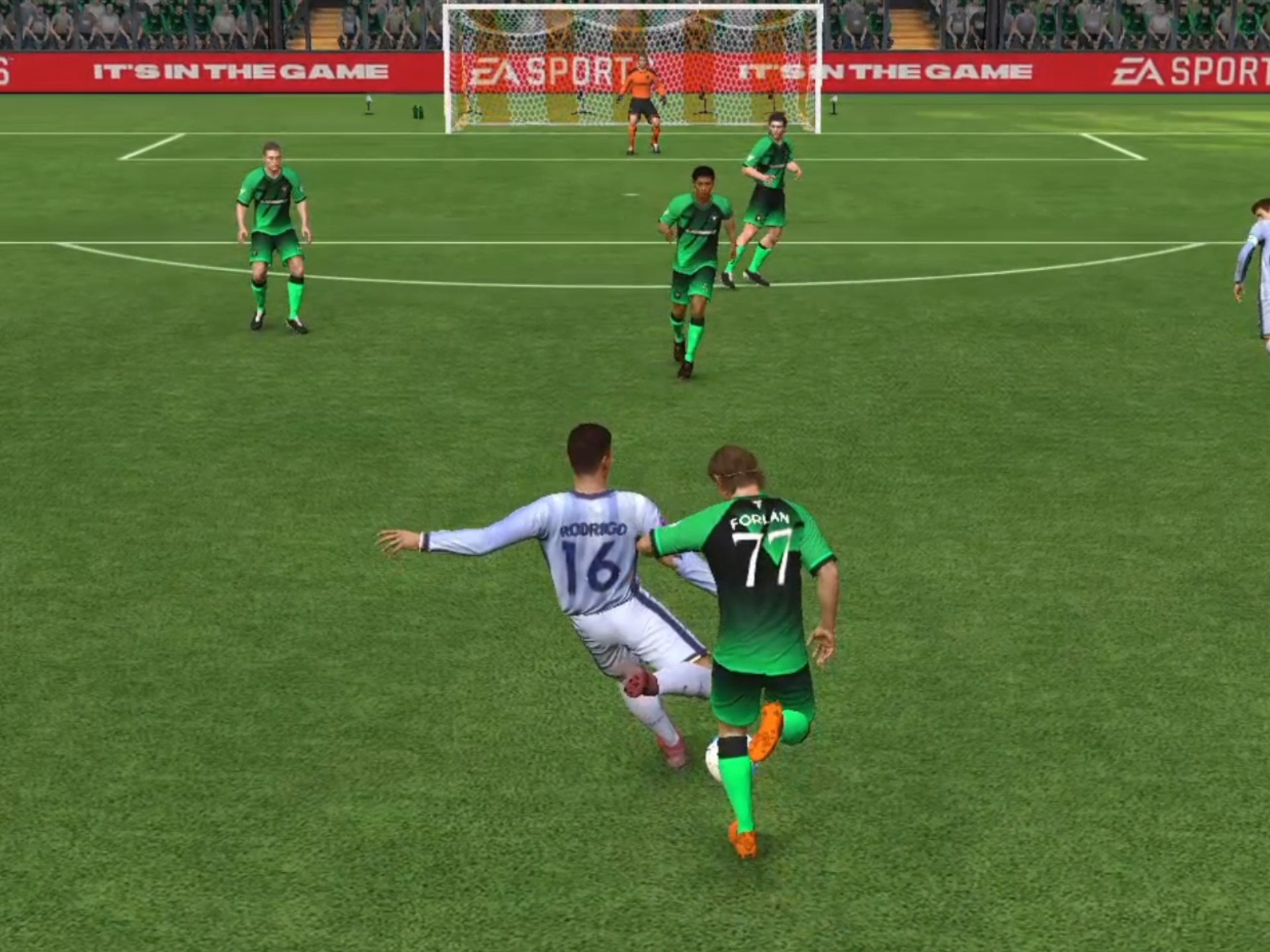 比赛中球员出色发挥,连续破门得分 比赛中球员出色发挥,连续破门得分