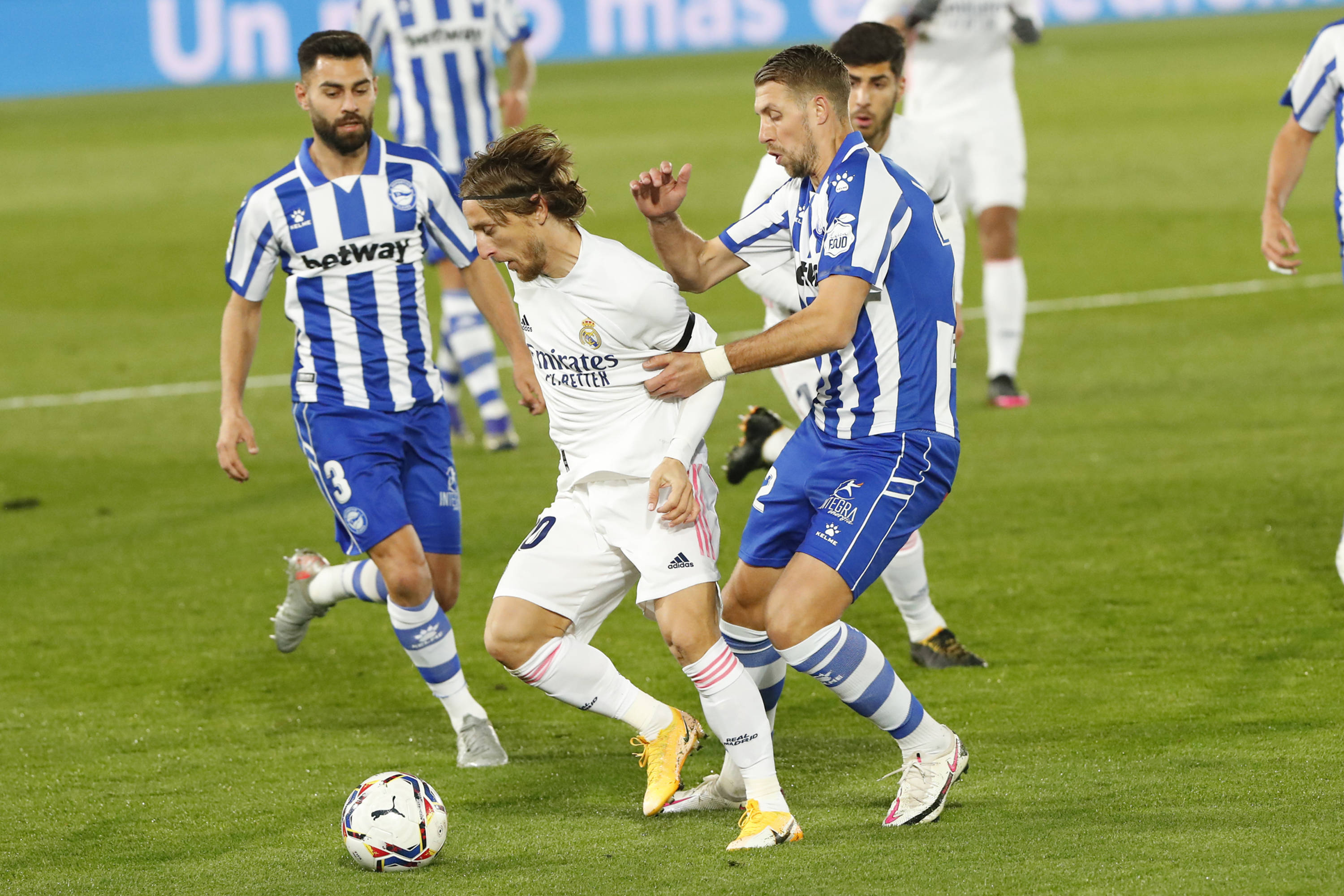 包含赫塔菲客场2-1战胜皇家社会的词条 包含赫塔菲客场2-1战胜皇家社会的词条