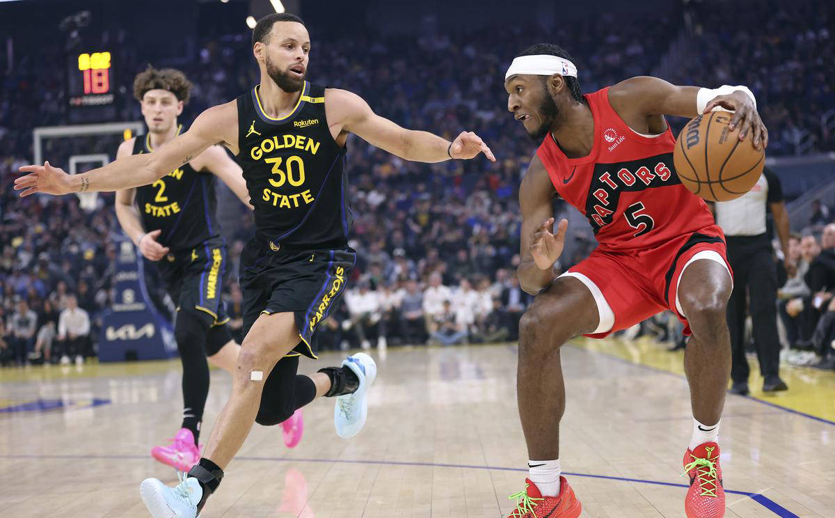 猛龙球员集中训练,全队心系备战全力迎接新一轮比赛 猛龙球员集中训练,全队心系备战全力迎接新一轮比赛