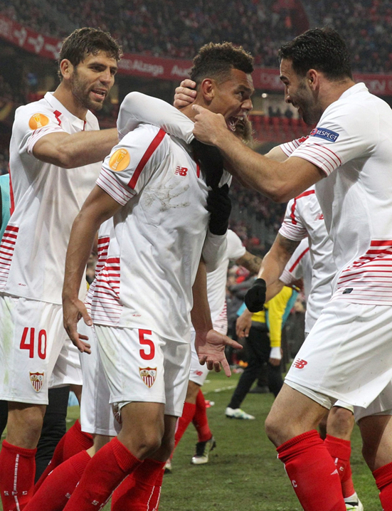 塞维利亚比分领先巴斯克斯,立于中上游 塞维利亚比分领先巴斯克斯,立于中上游