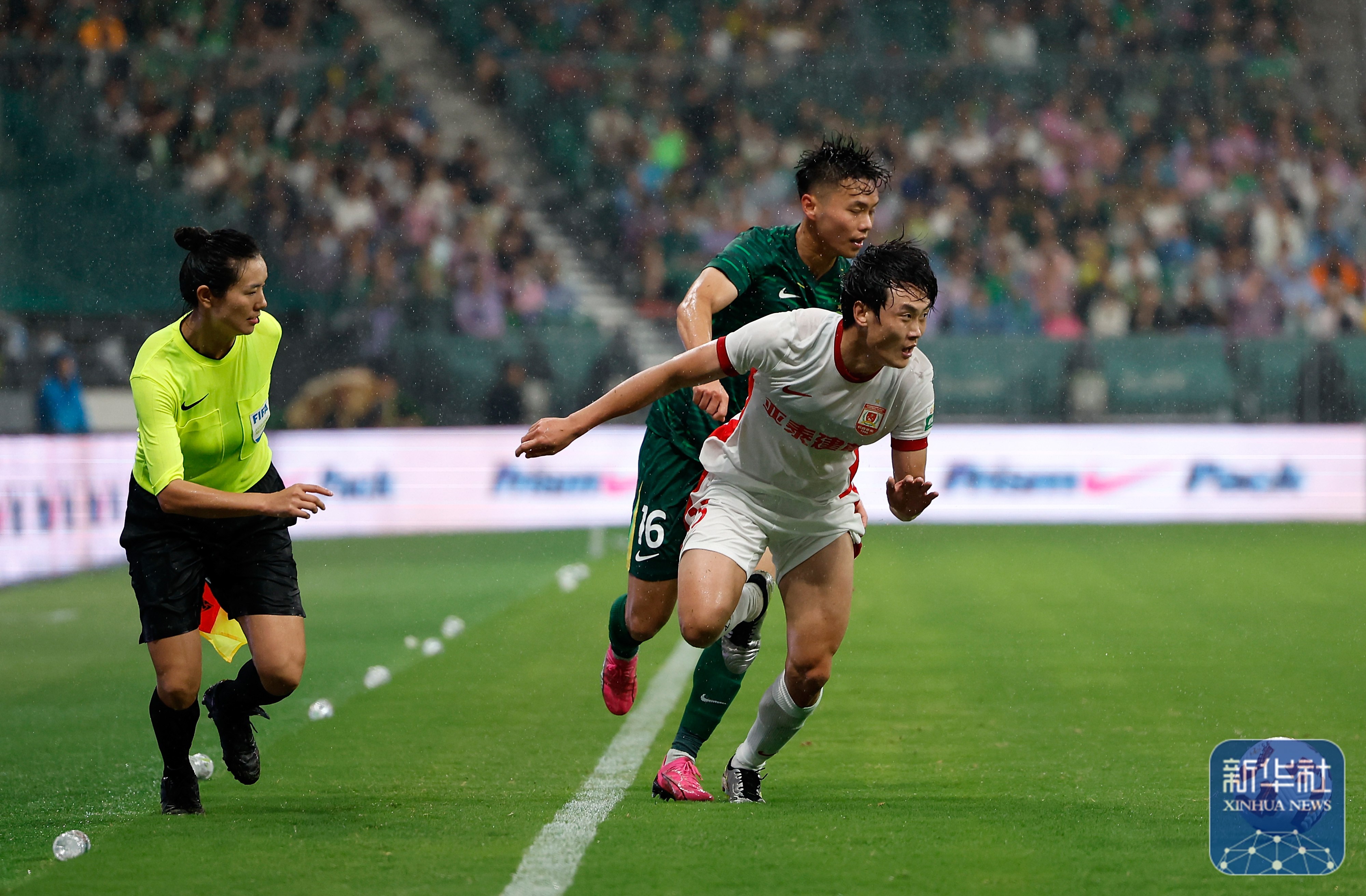 国安连胜中超主力，实力强劲