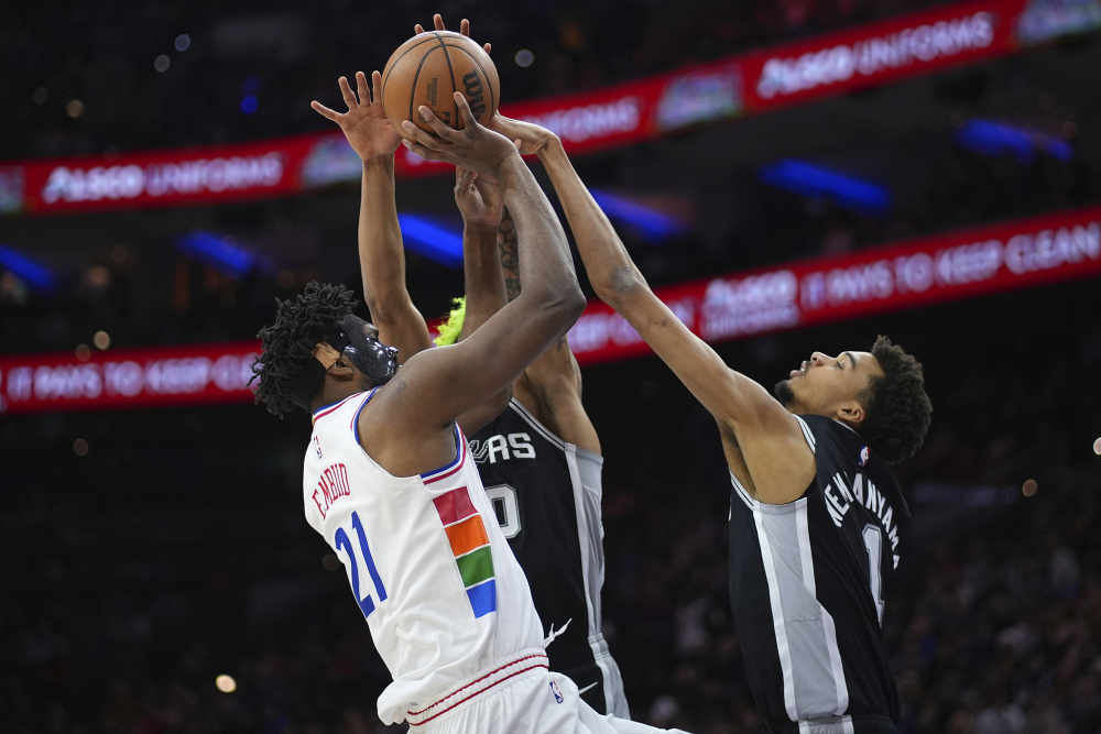 马刺险胜波兰男篮,恩比德高光表现的简单介绍 马刺险胜波兰男篮,恩比德高光表现的简单介绍